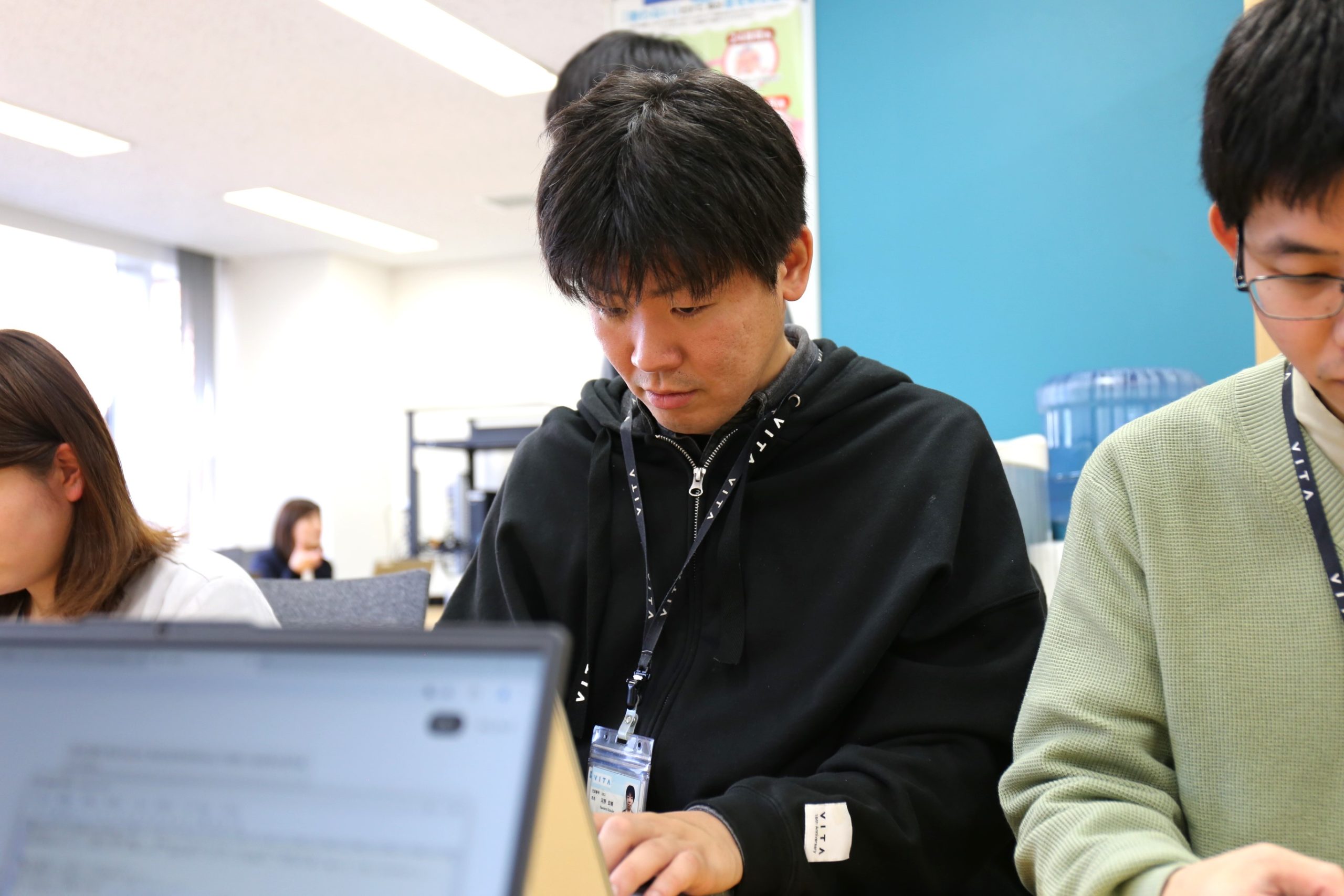 staff_kou02-min staff_kou02-min